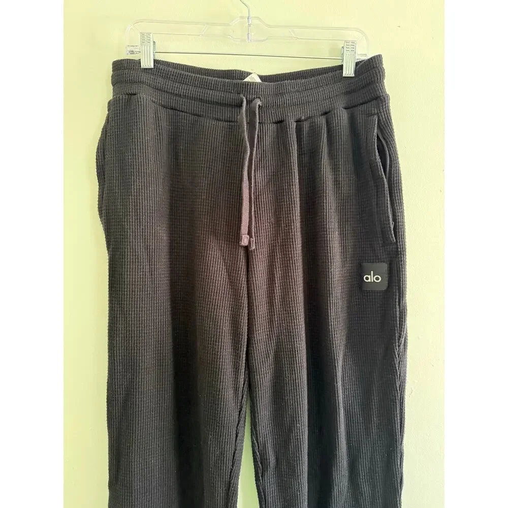 ALO | Black Elevate Waffle Knit Straight Leg Pant Casual Loungewear Athlesuire